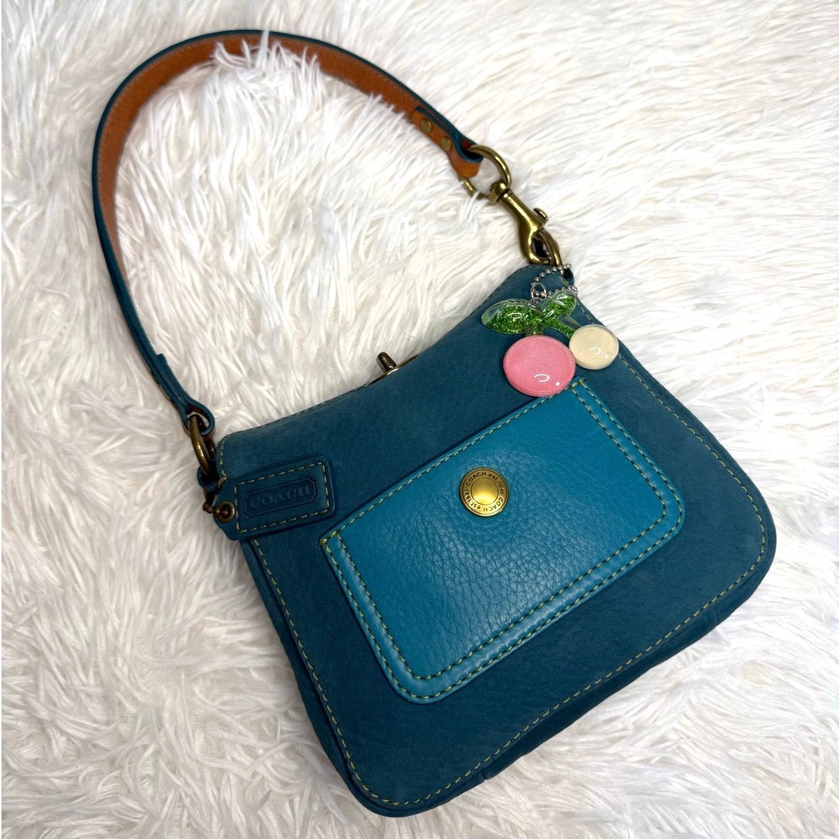 1a5cd3dd-c95b-42dd-abd9-31636c9823a2 y2k COACH Vintage 9390 Suede Turnlock Mini Purse Shoulder Bag - Image 1
