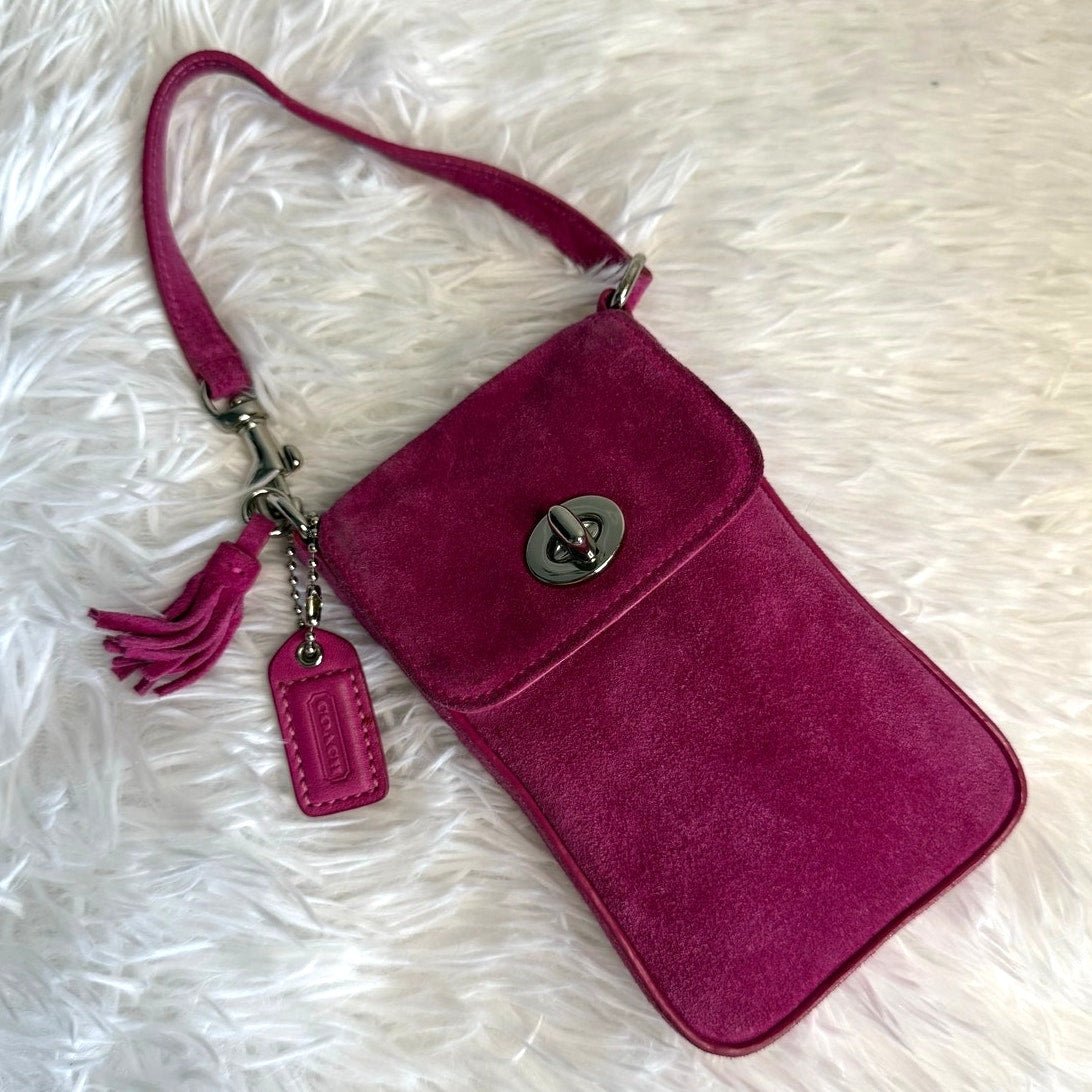973962ba-d0b9-4790-bc3c-ec88f733bccc y2k COACH Vintage Pink Suede Turnlock Card Case / Holder Wristlet - Image 1